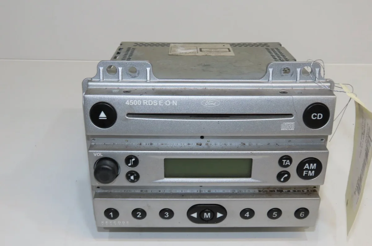 Autoradio Ford FIESTA V (JH_, JD_) 1.6 16v (2001-2008) occasion