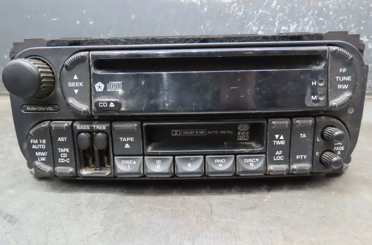 Autoradio Jeep GRAND CHEROKEE II (WJ, WG) 4.0 4x4 (1999-2005) occasion
