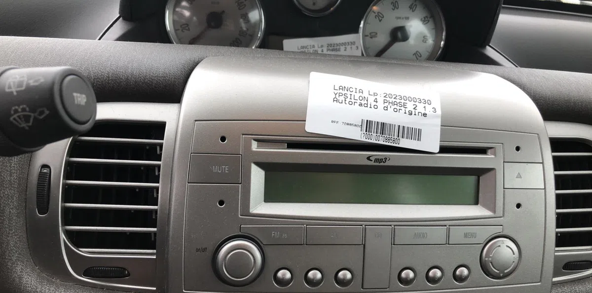 Autoradio LANCIA YPSILON 4 PHASE 2 occasion