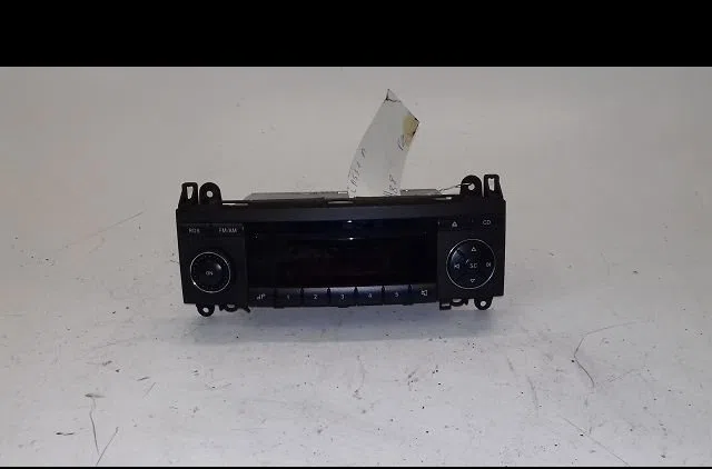 Autoradio Mercedes-benz CLASSE A (W169) A 180 cdi (169.007, 169.307) (2004-2012) 5 portes occasion