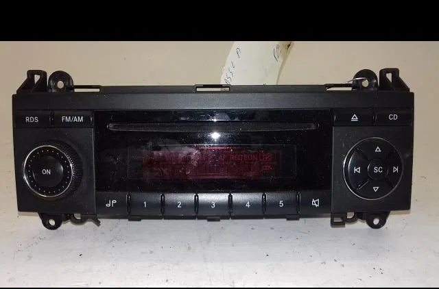 Autoradio Mercedes-benz CLASSE A (W169) A 180 cdi (169.007, 169.307) (2004-2012) 5 portes occasion