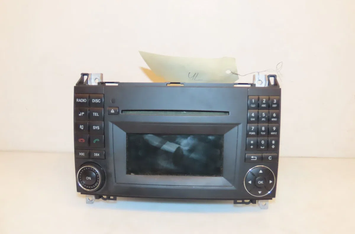 Autoradio Mercedes-benz CLASSE A (W169) A 180 cdi (169.007, 169.307) (2004-2012) 5 portes occasion