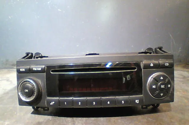 Autoradio Mercedes-benz CLASSE B Sports Tourer (W245) B 180 cdi (245.207) (2005-2011) 5 portes occasion