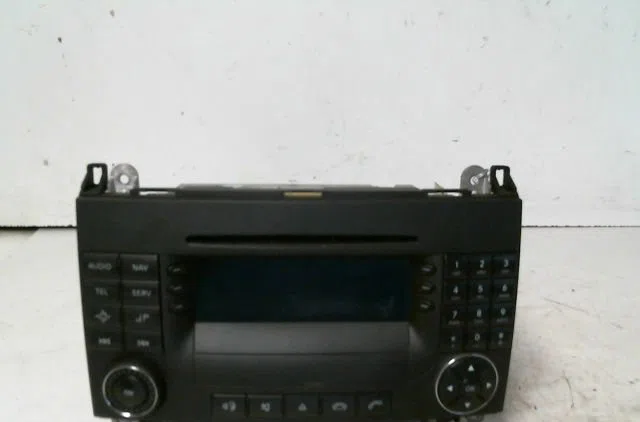 Autoradio Mercedes-benz CLASSE B Sports Tourer (W245) B 200 cdi (245.208) (2005-2011) occasion