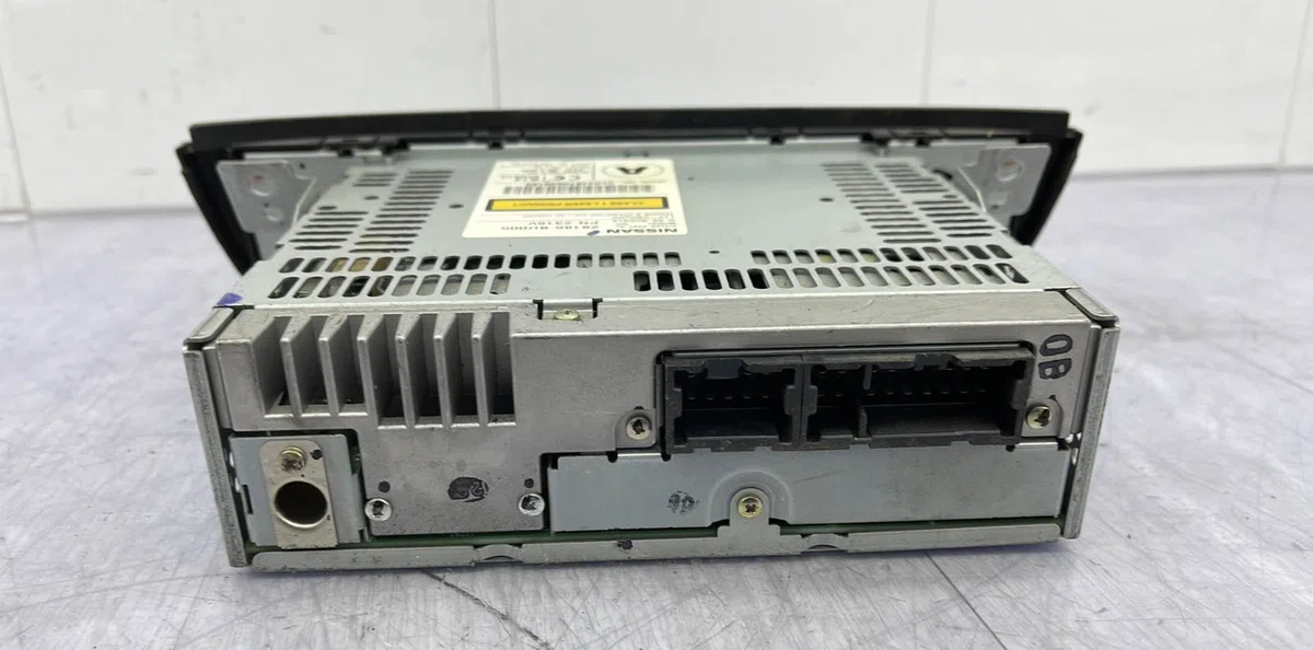Autoradio NISSAN ALMERA TINO PHASE 1 occasion