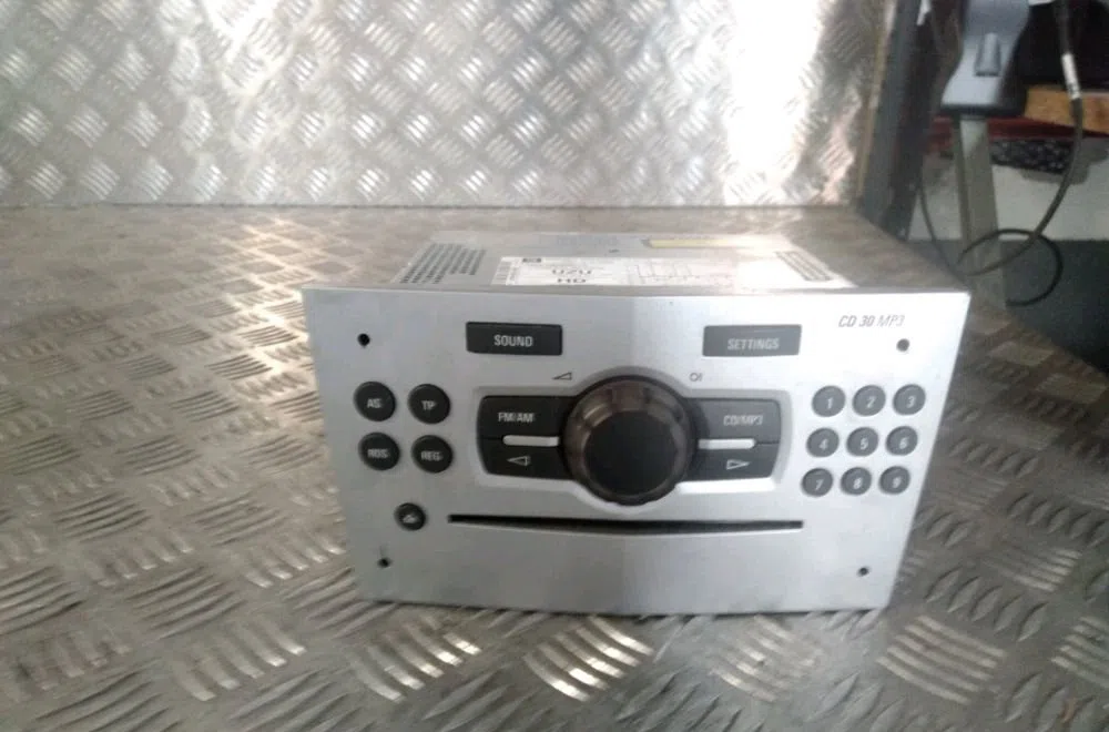Autoradio Opel CORSA D (S07) 1.2 (l08, l68) (2006-2014) 5 portes occasion