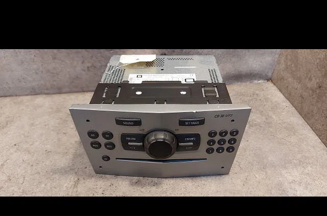 Autoradio Opel CORSA D (S07) 1.2 (l08, l68) (2006-2014) 5 portes occasion