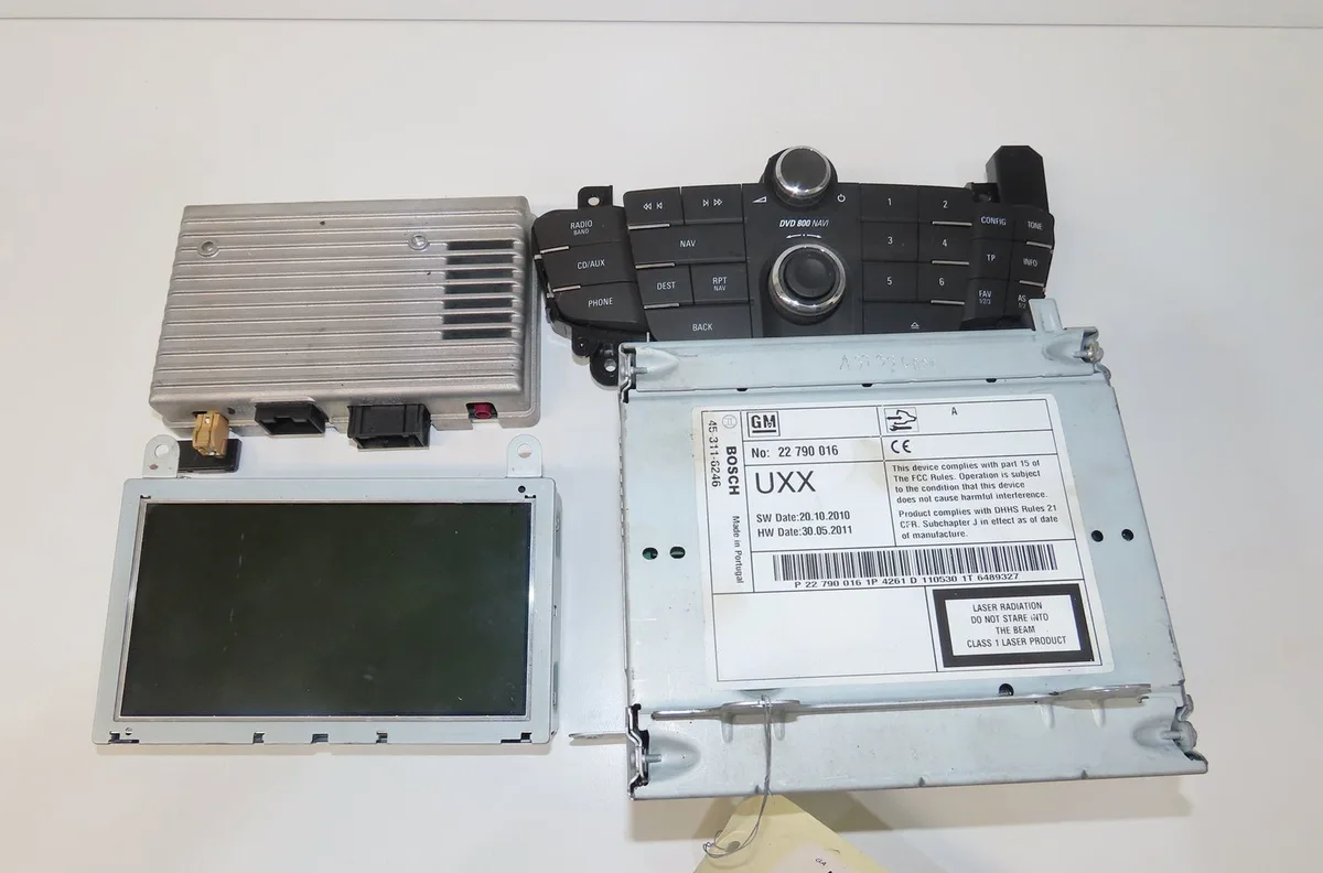 Autoradio Opel INSIGNIA A (G09) 2.8 v6 turbo opc 4x4 (68) (2009-2017) occasion