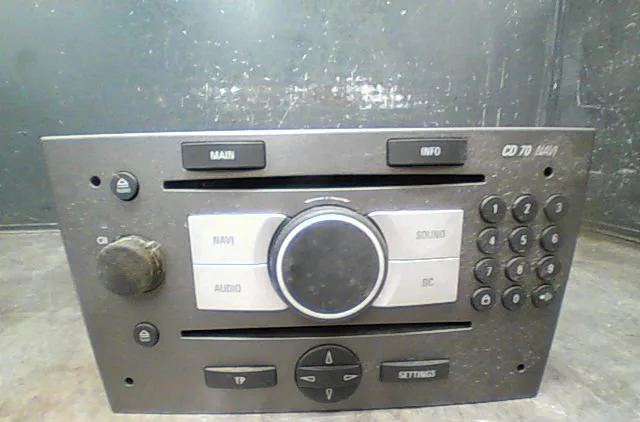 Autoradio Opel SIGNUM 3-5 portes (Z03) 3.0 v6 cdti (f48) (2003-2005) occasion