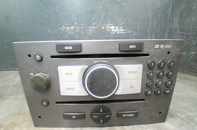 Autoradio Opel SIGNUM 3-5 portes (Z03) 3.0 v6 cdti (f48) (2003-2005) occasion