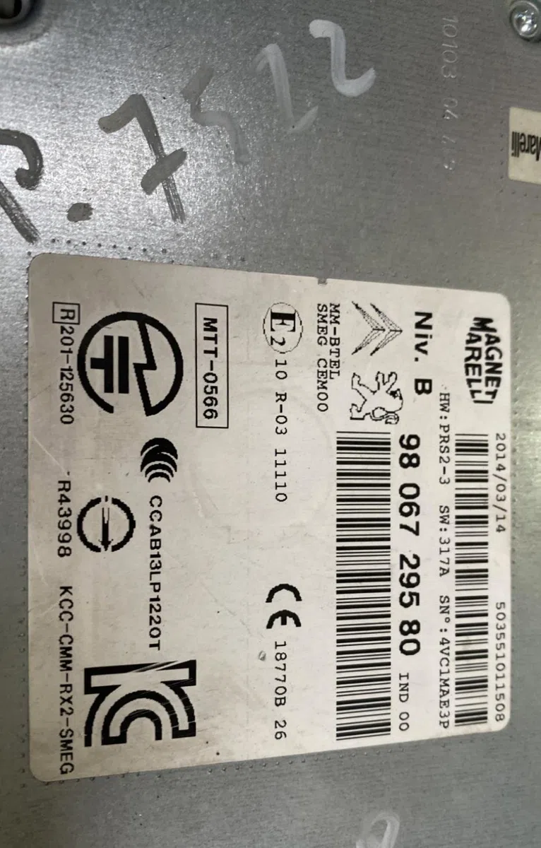 Autoradio Peugeot 208 I (CA_, CC_) 1.2 vti 82 (2012) occasion