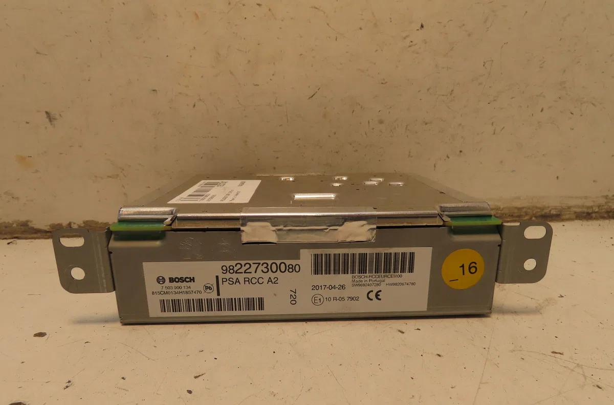 Autoradio Peugeot 208 I (CA_, CC_) 1.2 vti 82 (2012) occasion