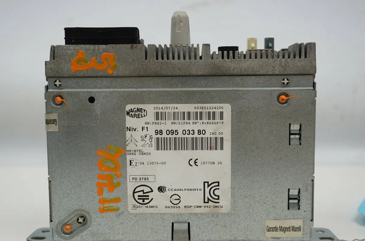 Autoradio Peugeot 208 I (CA_, CC_) 1.6 hdi (2012) 5 portes occasion