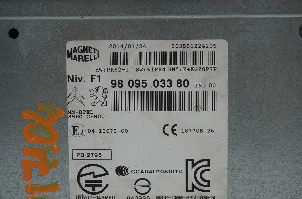 Autoradio Peugeot 208 I (CA_, CC_) 1.6 hdi (2012) 5 portes occasion