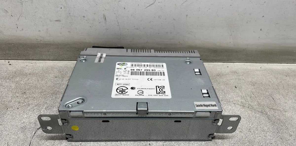 Autoradio Peugeot 208 I (CA_, CC_) 1.6 hdi (2012) 5 portes occasion