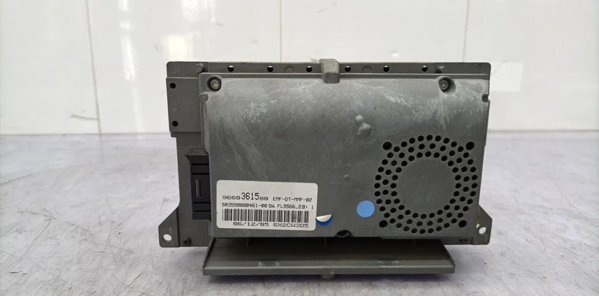 Autoradio PEUGEOT 307 PHASE 2 BREAK occasion