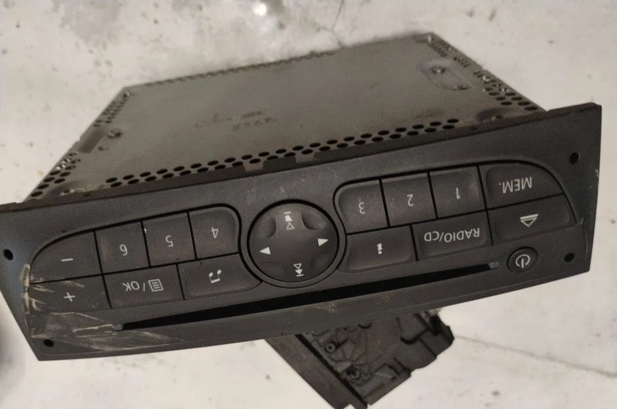 Autoradio RENAULT CLIO 3 PHASE 2 occasion