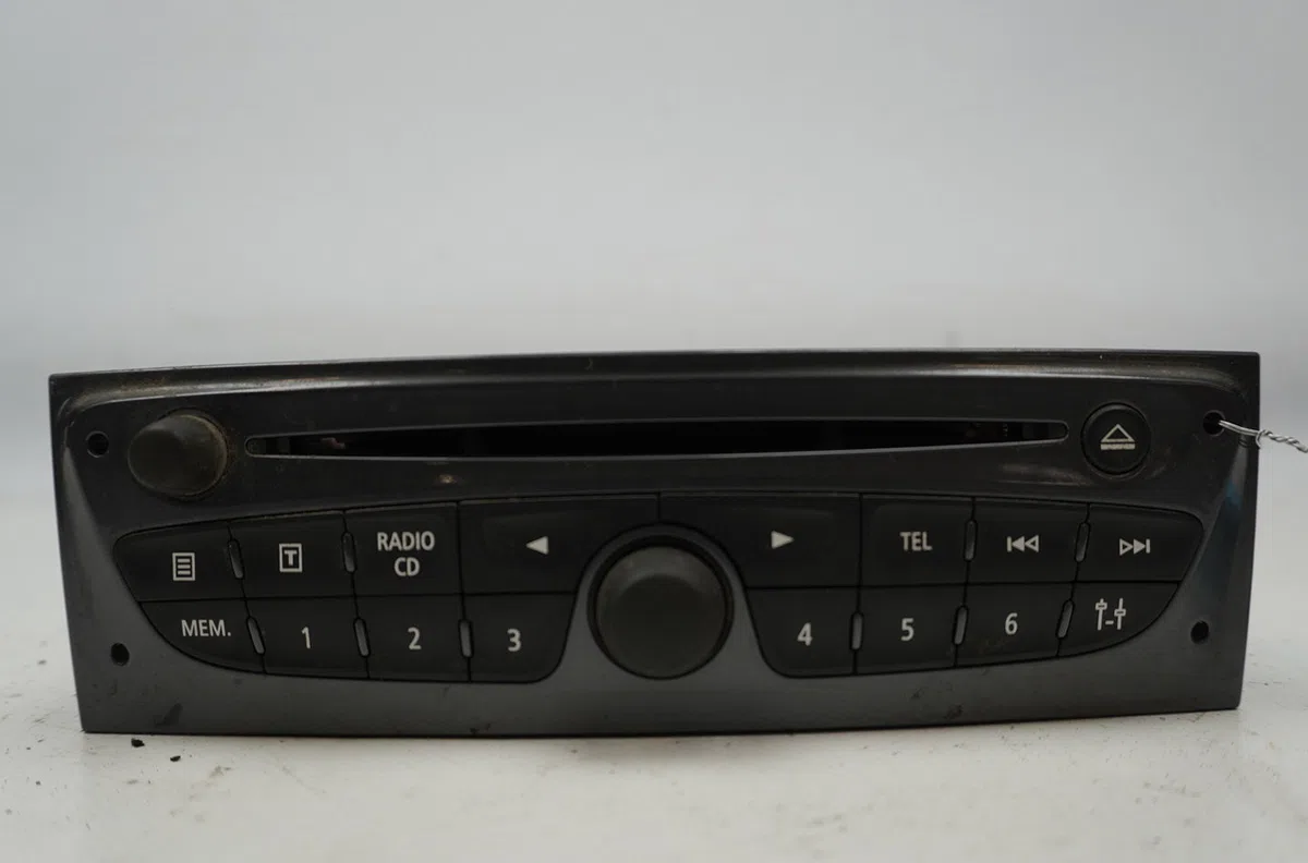 Autoradio Renault CLIO III (BR0-1, CR0-1) 1.2 16v (2010-2014) occasion