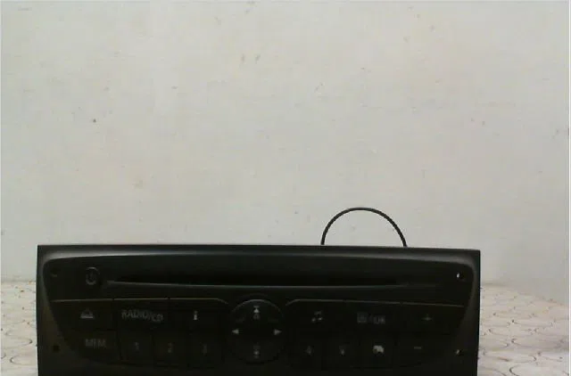 Autoradio Renault CLIO III (BR0-1, CR0-1) 1.2 16v (br02, br0j, br11, cr02, cr0j, cr11) (2005-2014) 5 portes occasion