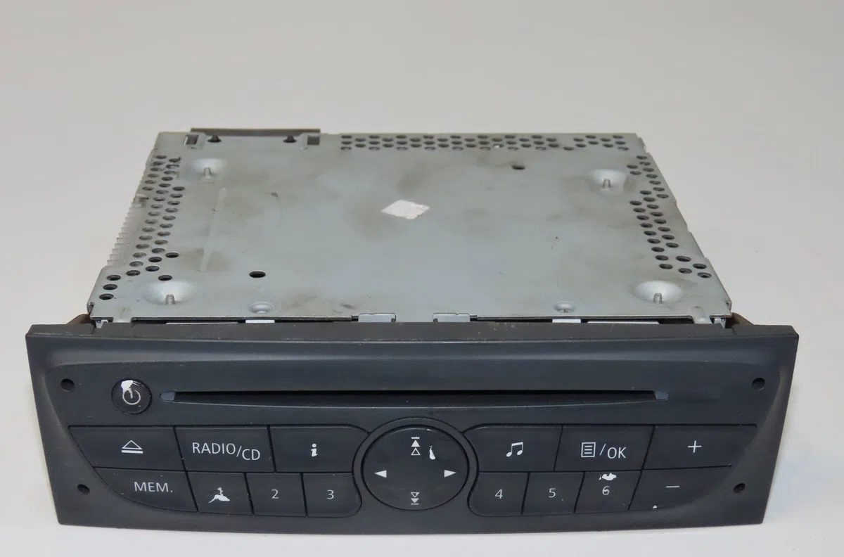 Autoradio Renault CLIO III (BR0-1, CR0-1) 1.5 dci (2010-2014) 3 portes occasion