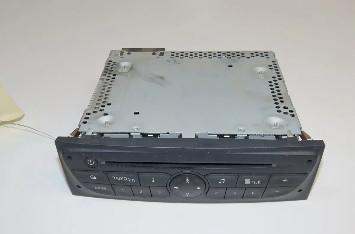 Autoradio Renault CLIO III (BR0-1, CR0-1) 1.5 dci (2010-2014) 5 portes occasion