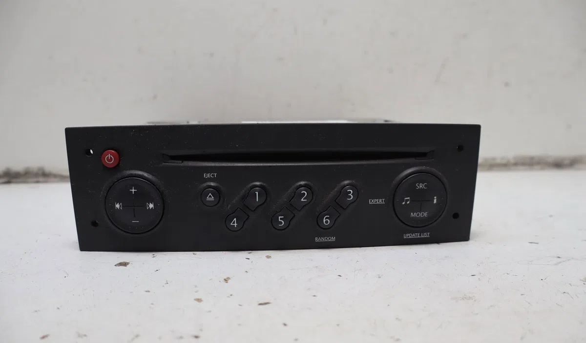 Autoradio Renault CLIO III (BR0-1, CR0-1) 1.5 dci (br0h, cr0h, cr1s, br1s) (2005-2014) 3 portes occasion