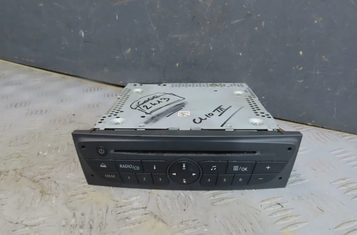 Autoradio Renault CLIO III (BR0-1, CR0-1) 1.5 dci (c-br0g, c-br1g) (2005-2012) 5 portes occasion