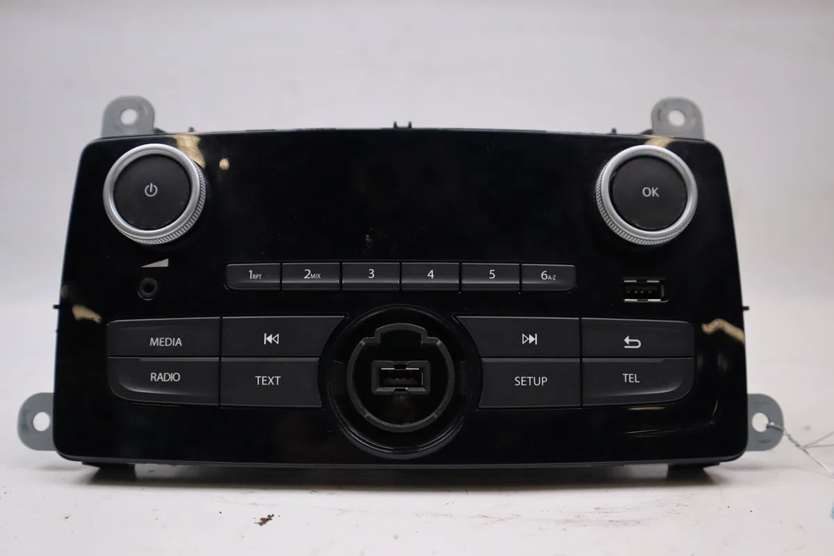 Autoradio Renault CLIO IV (BH_) 1.5 dci 75 (2012) 5 portes occasion