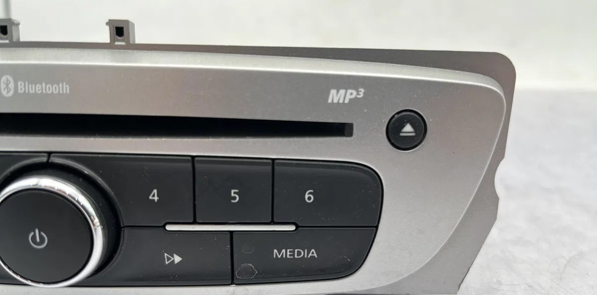 Autoradio RENAULT GRAND SCENIC 3 PHASE 3 occasion