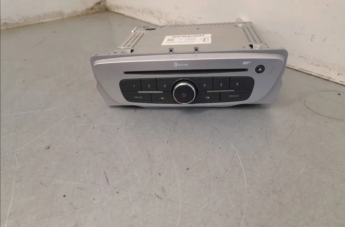 Autoradio Renault GRAND SCÉNIC III (JZ0-1_) 1.6 dci (jz00, jz12) (2011) 5 portes occasion
