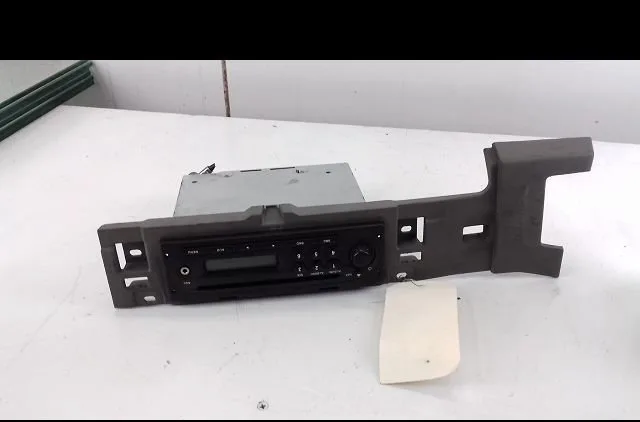 Autoradio Renault KANGOO Express (FW0-1_) 1.5 dci 70 (fw0a, kw0v) (2008) 4 portes occasion