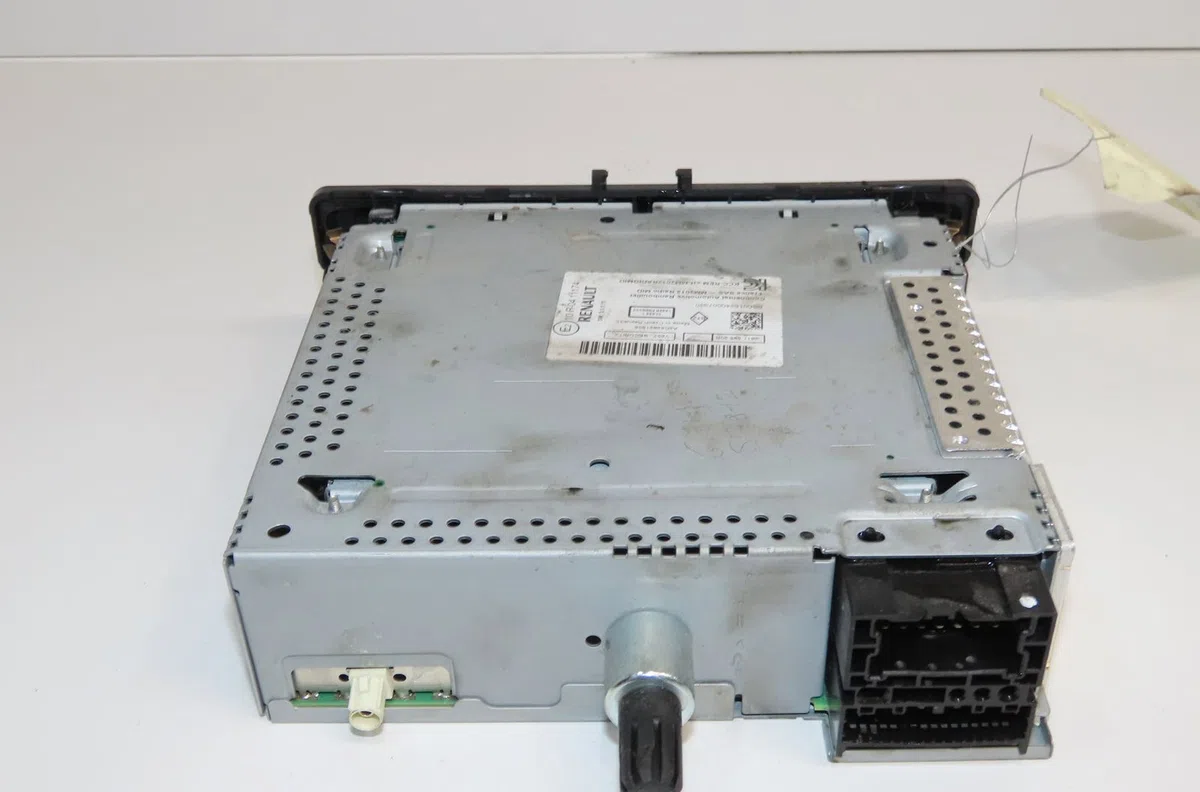 Autoradio Renault KANGOO Express (FW0-1_) 1.5 dci 75 (fw07, fw10, fw04) (2010) 4 portes occasion