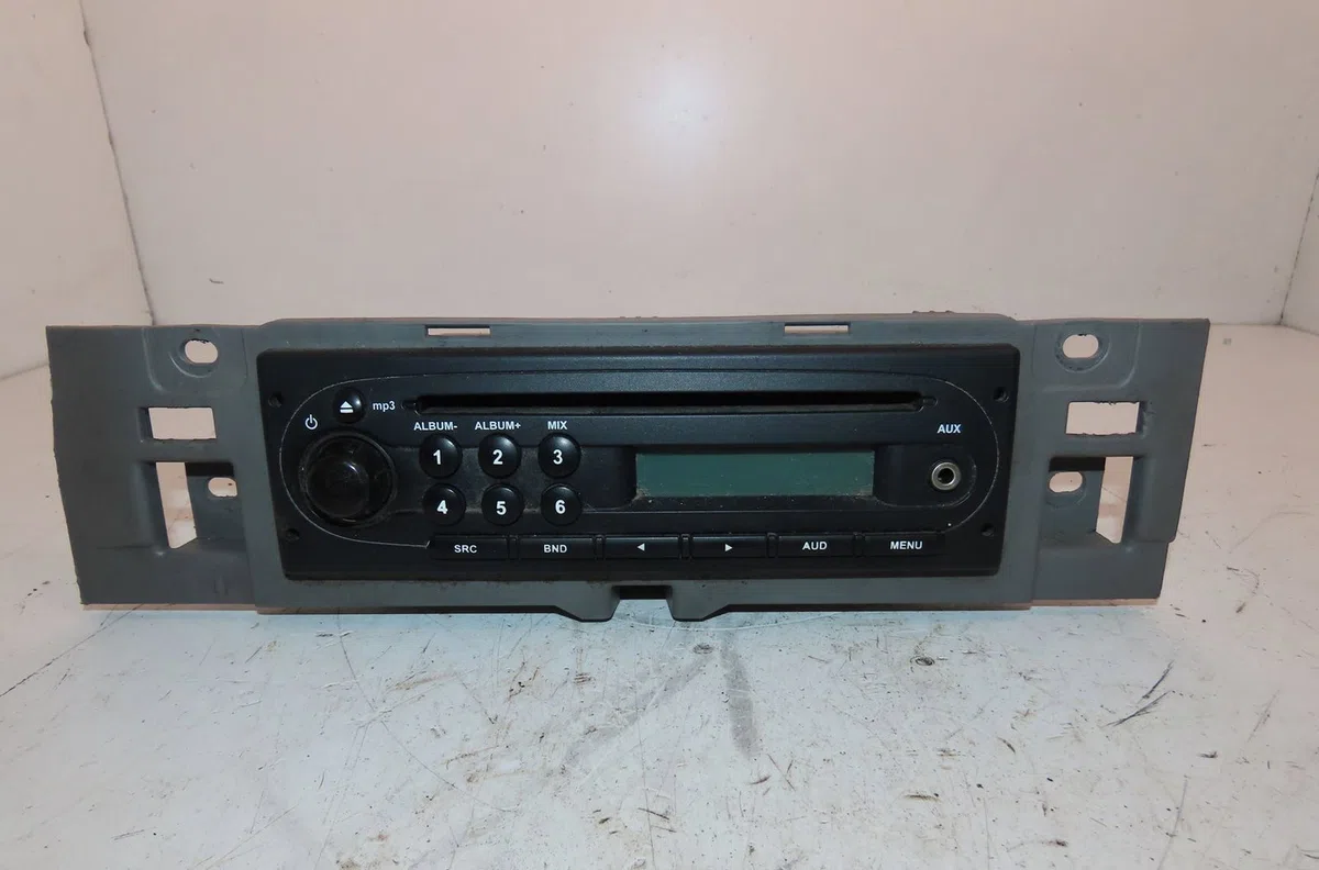 Autoradio Renault KANGOO - GRAND KANGOO II (KW0-1_) 1.5 dci 85 (kw0k, kw0l, kw0b) (2008) 4 portes occasion