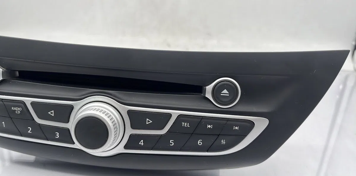 Autoradio RENAULT LAGUNA 3 PHASE 1 COUPE occasion