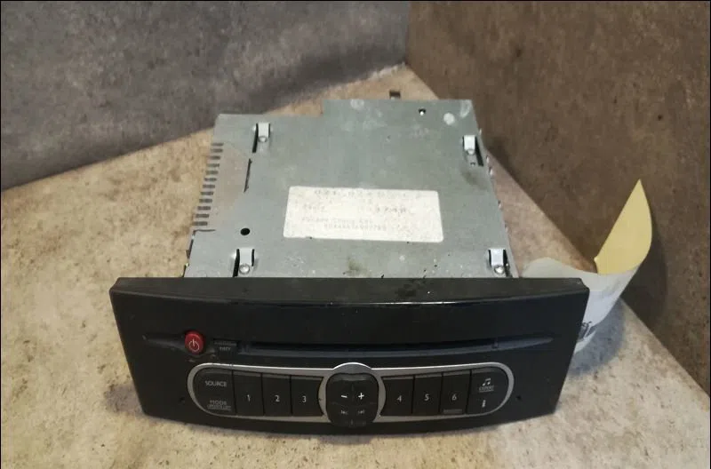 Autoradio Renault LAGUNA II (BG0-1_) 1.9 dci (bg1a, bg1w, bg0g) (2005-2007) occasion