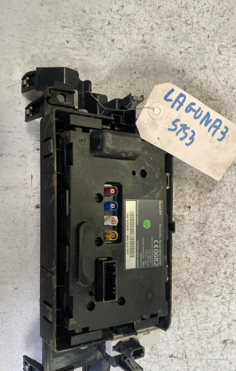 Autoradio Renault LAGUNA III (BT0-1) 1.5 dci (bt00, bt0a, bt0t, bt1j) (2007-2015) 5 portes occasion