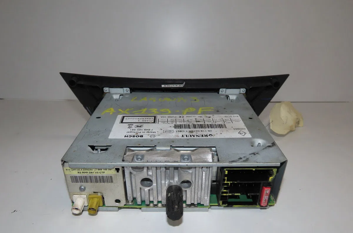 Autoradio Renault LAGUNA III (BT0-1) 1.5 dci (bt00, bt0a, bt0t, bt1j) (2007-2015) 5 portes occasion