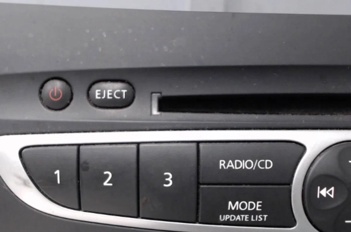 Autoradio Renault LAGUNA III (BT0-1) 2.0 dci (bt01, bt08, bt09, bt0e, bt0k, bt12, bt1c, bt1d,... (2007-2015) 5 portes oc