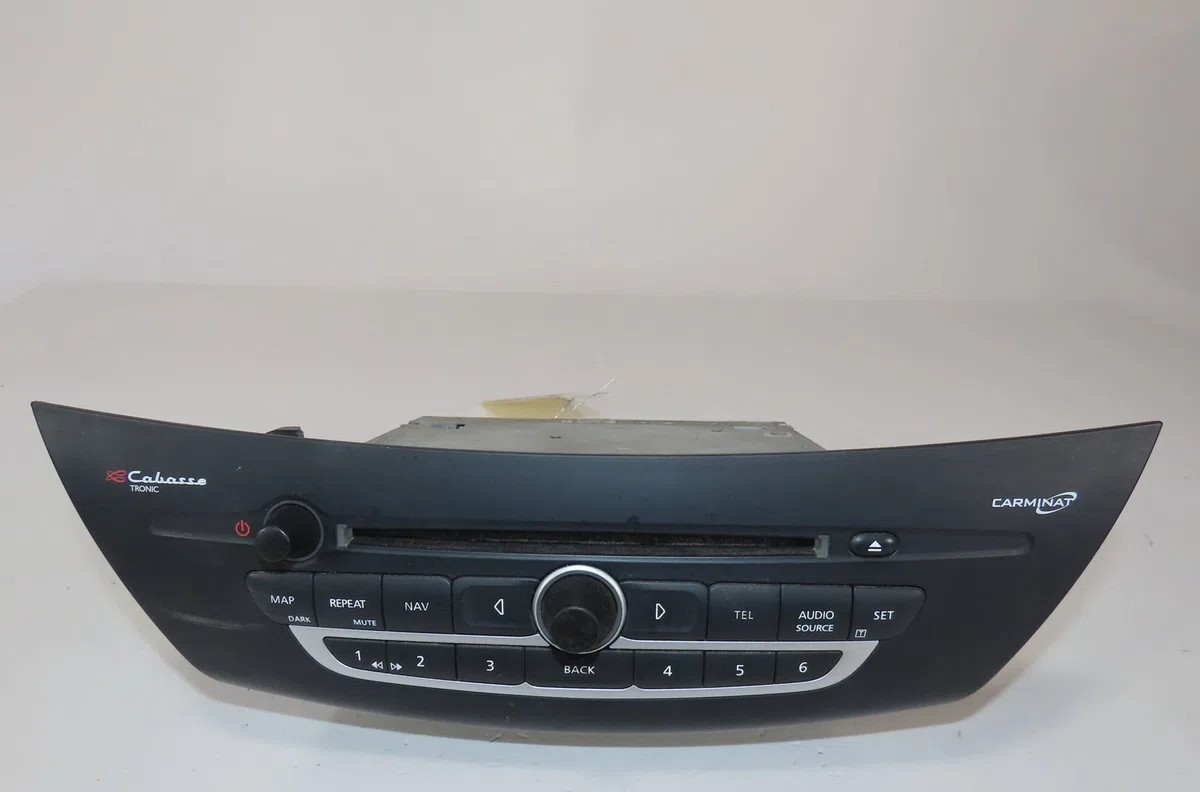 Autoradio Renault LAGUNA III (BT0-1) 2.0 dci (bt07, bt0j, bt14, bt1a, bt1s) (2007-2015) 5 portes occasion