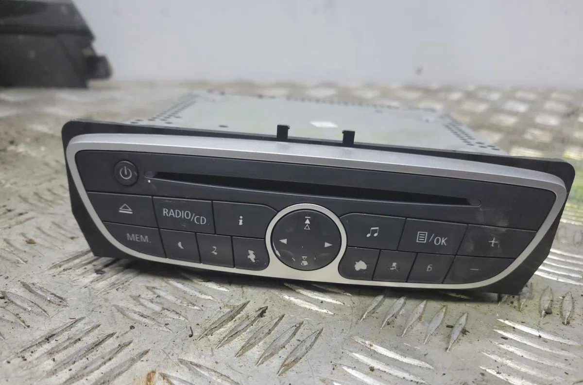 Autoradio RENAULT MEGANE 3 PHASE 1 BREAK occasion