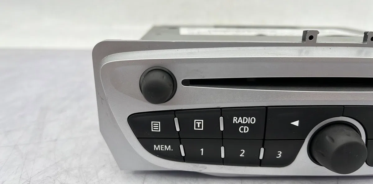 Autoradio RENAULT MEGANE 3 PHASE 1 occasion