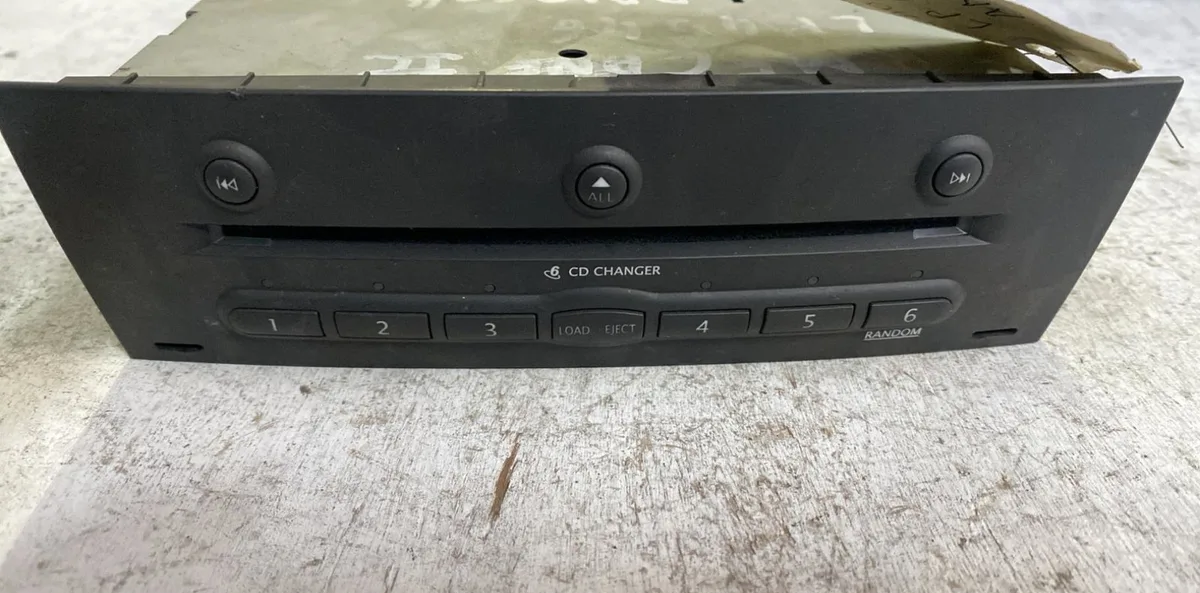 Autoradio Renault MEGANE II (BM0-1_, CM0-1_) 1.5 dci (bm02, bm13, bm2a, cm02, cm13) (2003-2008) occasion