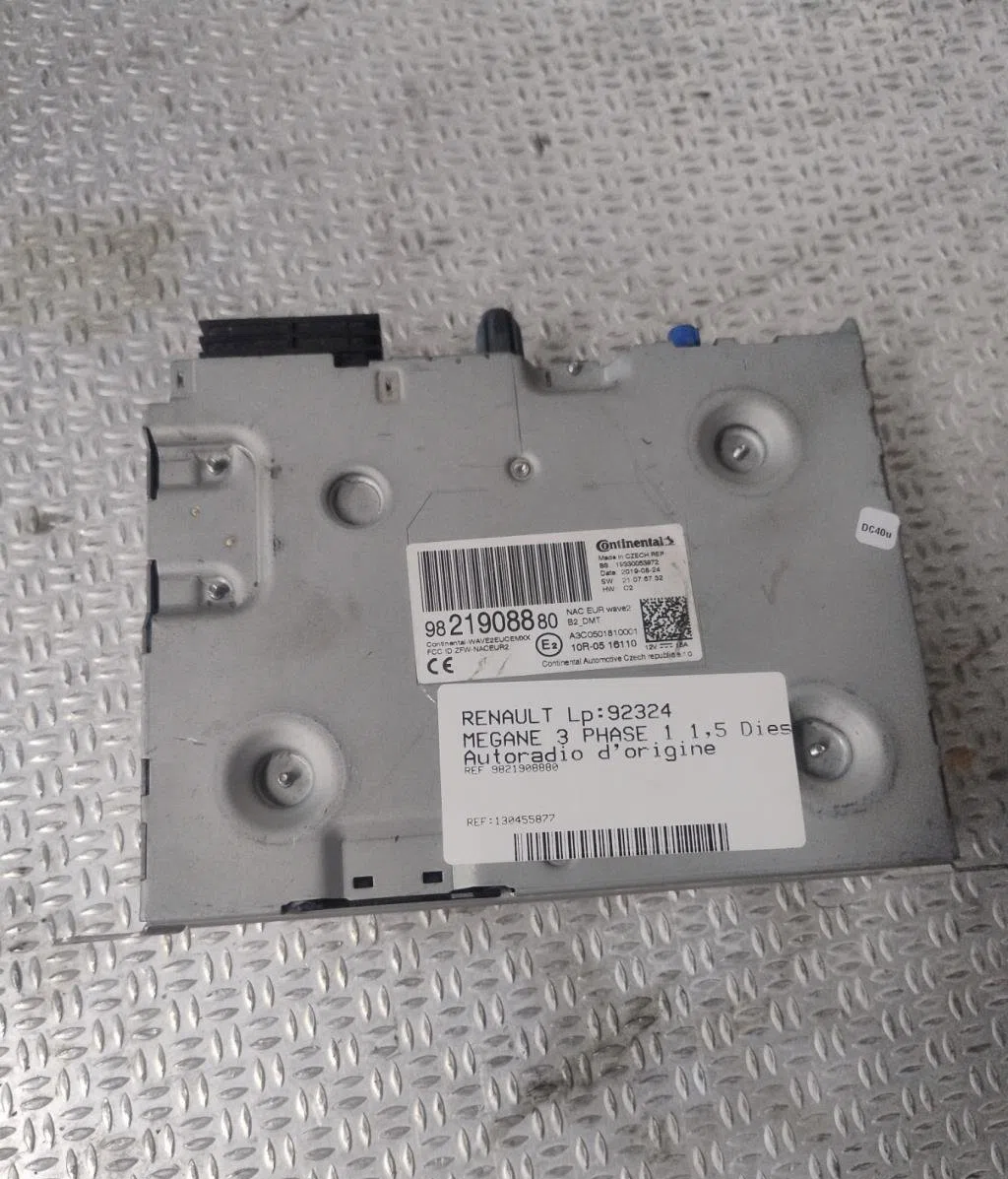 Autoradio Renault MEGANE III 3-5 portes (BZ0-1_, B3_) 1.5 dci (bz09, bz0d, bz1w, bz29, bz14) (2009) 5 portes occasion