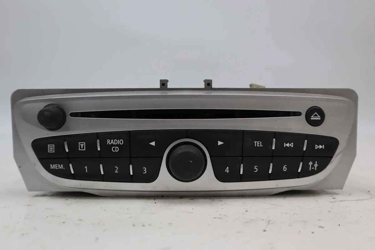 Autoradio Renault MEGANE III 3-5 portes (BZ0-1_, B3_) 1.5 dci (bz0c) (2008-2015) 5 portes occasion