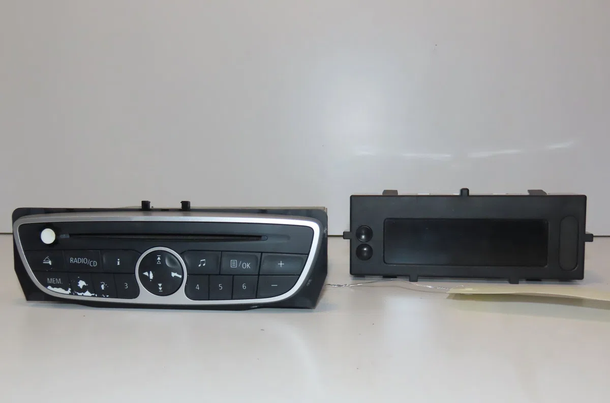 Autoradio Renault MEGANE III 3-5 portes (BZ0-1_, B3_) 1.6 16v hi-flex (bz03) (2008-2015) occasion