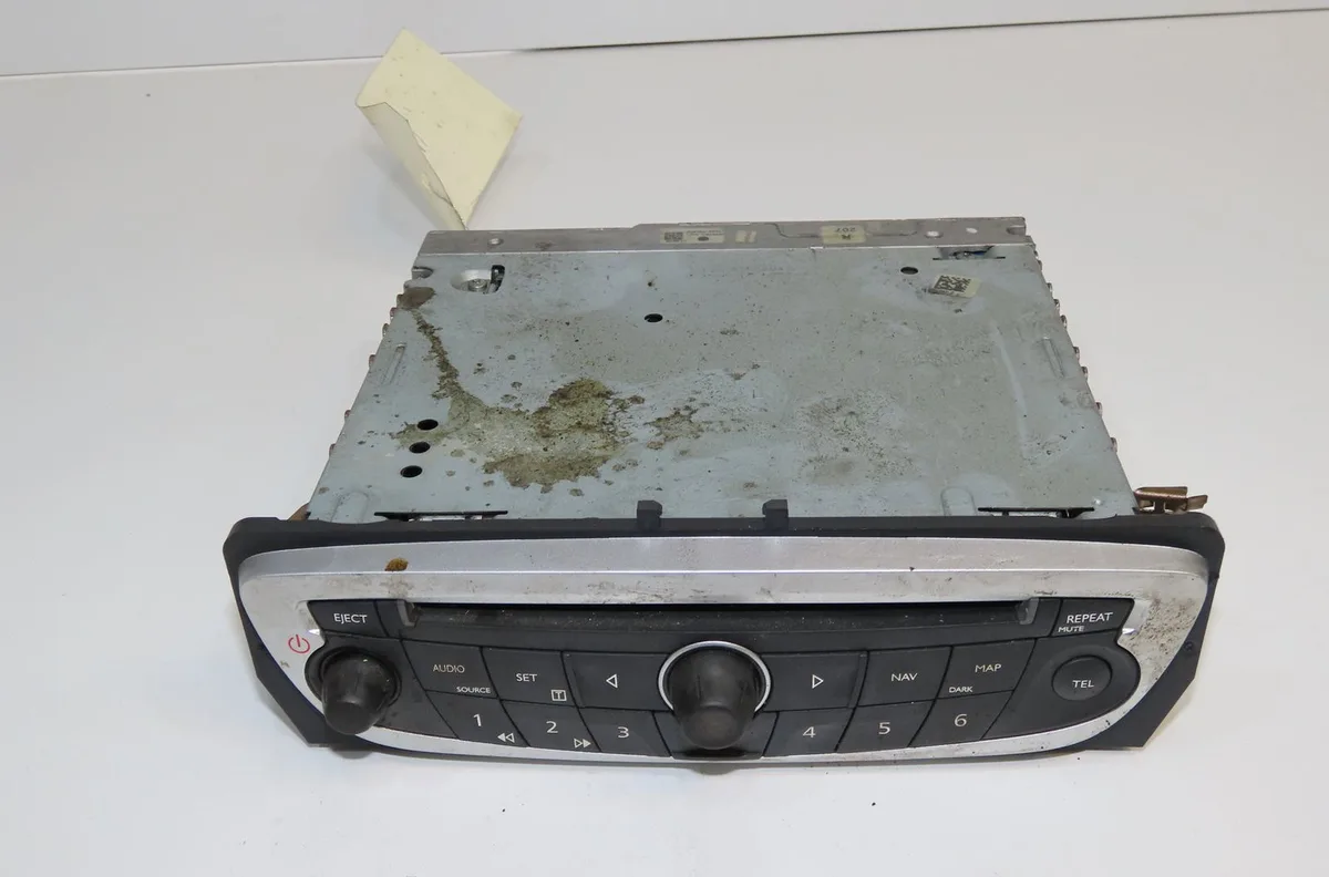 Autoradio Renault MEGANE III 3-5 portes (BZ0-1_, B3_) 1.9 dci (bz0n, bz0j) (2008) occasion