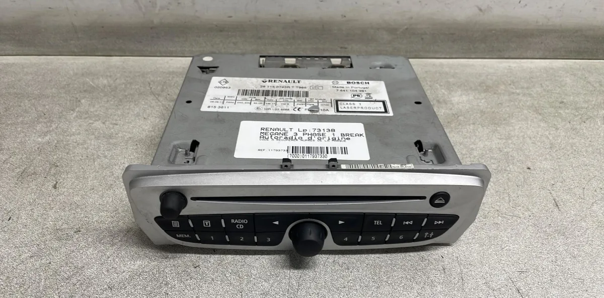 Autoradio Renault MEGANE III Grandtour (KZ0-1) 1.5 dci (kz09, kz0d, kz1g, kz29, kz14, kz1w, kz10, kz1f,... (2009) 5 port