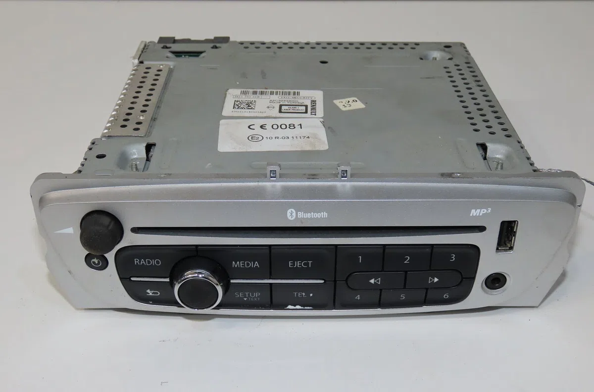 Autoradio Renault MEGANE III Grandtour (KZ0-1) 1.6 dci (kz00, kz12, kz13) (2011) occasion