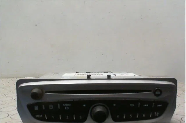 Autoradio Renault MEGANE III Grandtour (KZ0-1) 1.9 dci (kz0j, kz0n, kz1s) (2009) occasion