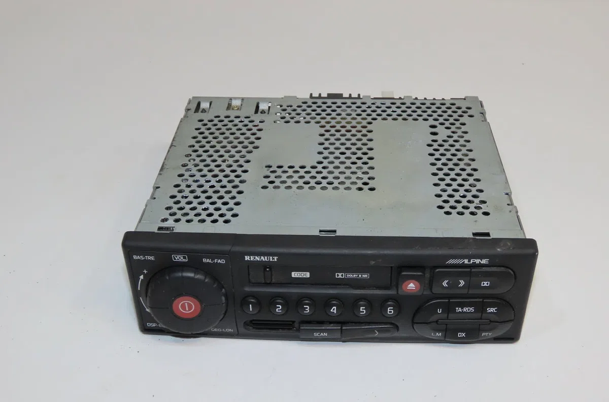 Autoradio Renault SAFRANE II (B54_) 2.2 dt (b54g) (1996-2000) 5 portes occasion